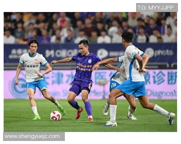 天津足球明星的崛起与发展历程探讨